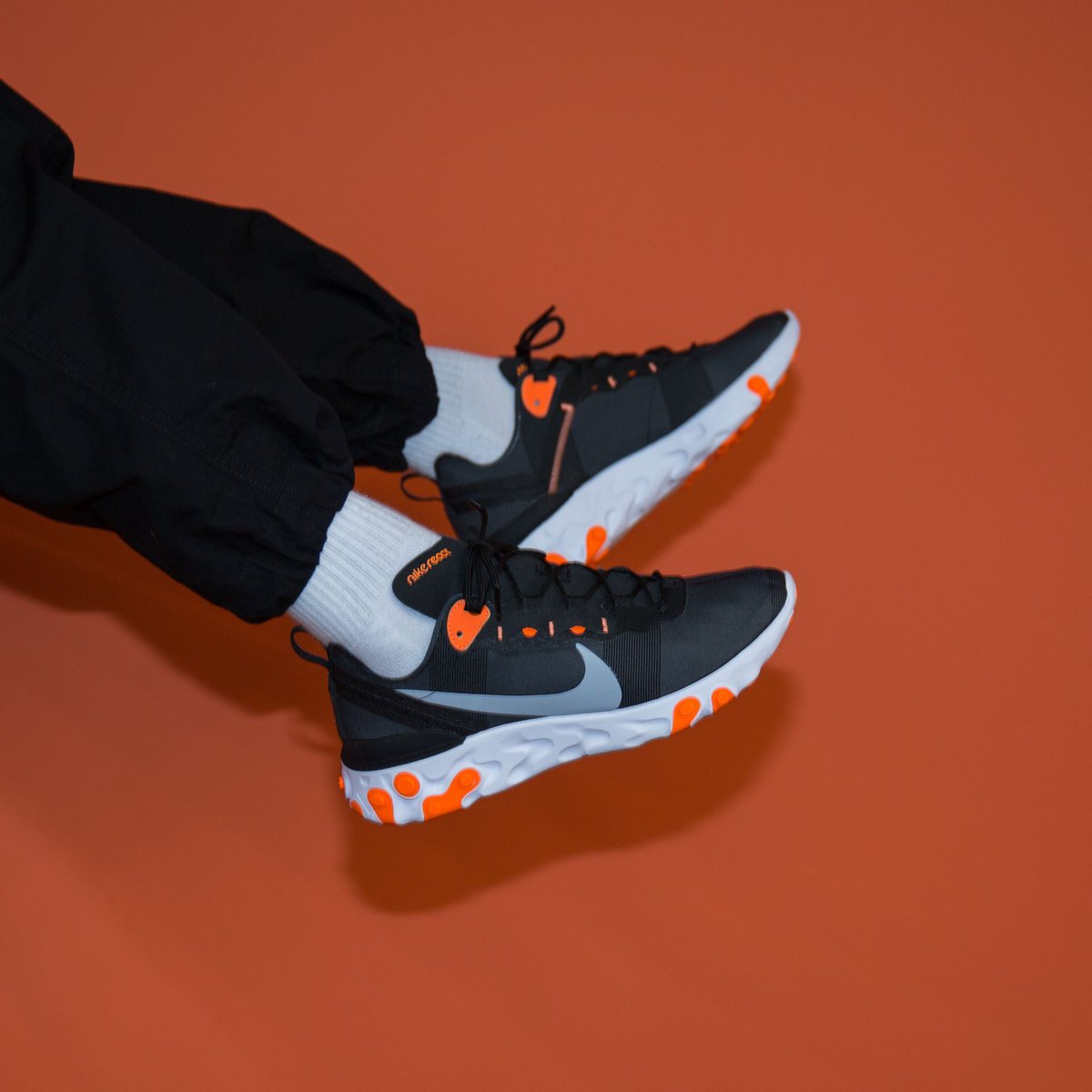 nike react element 55 total orange