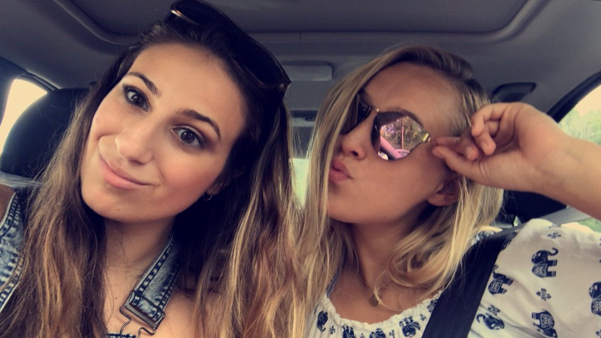 cnccarocci's tweet photo. Happy birthday heather . Thanks for always being my bestie⭐️ @heathert0015 https://t.co/fiiVnKlqMz
