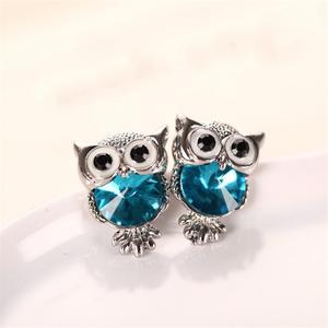 33blue4's tweet image. Blue Crystal Owl Eye Studs Earring
33blue.com/collections/ow…