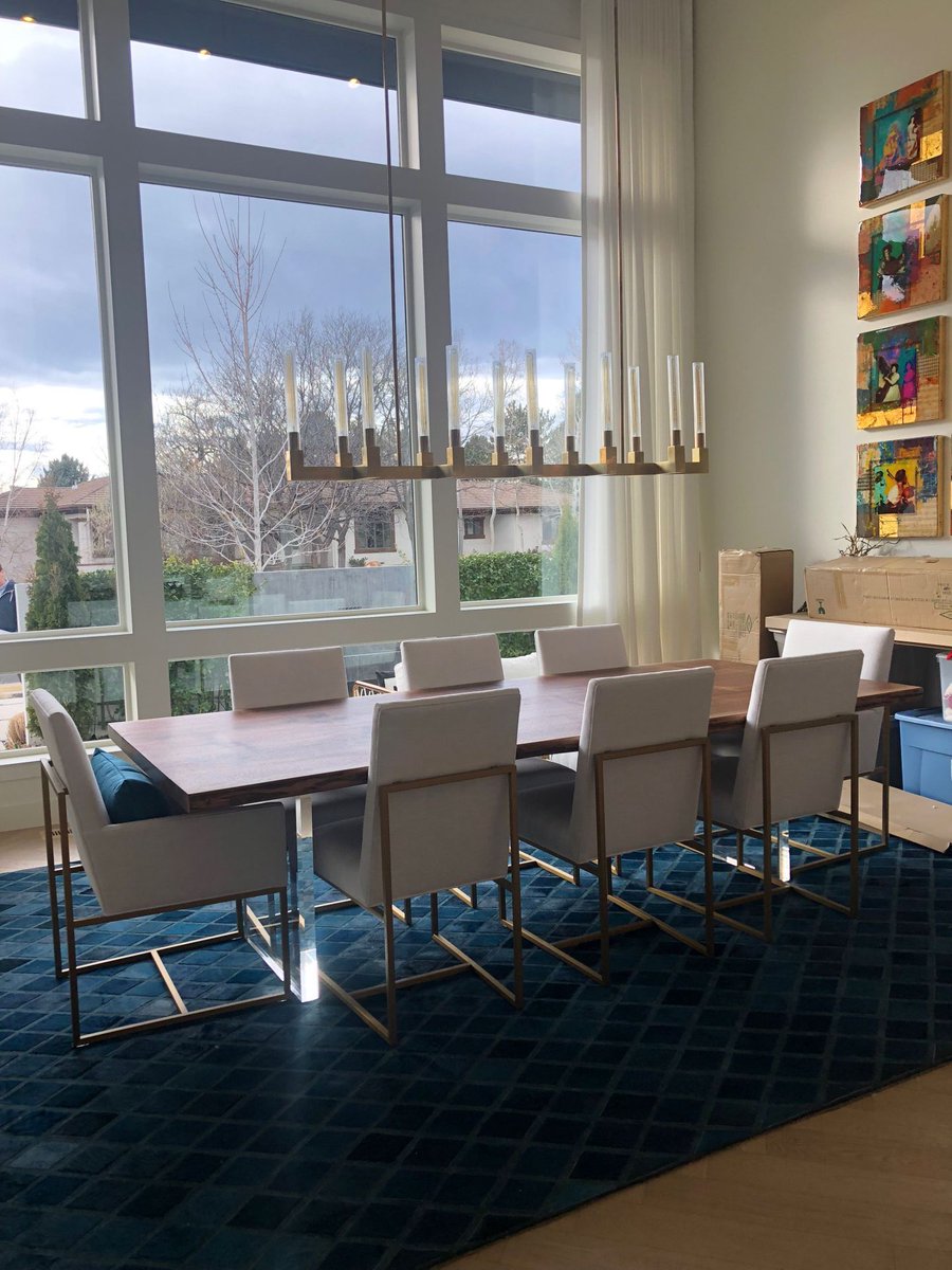 LuxedgeCo's tweet photo. Luxedge table in a family home in Cherry Hills, Colorado crafted by our team in Canada! DM us for more info, we ship internationally 🌎
#modernfurniture #renovation #newbuild #interiordesign #myluxedesign https://t.co/Z9pv5JPu78