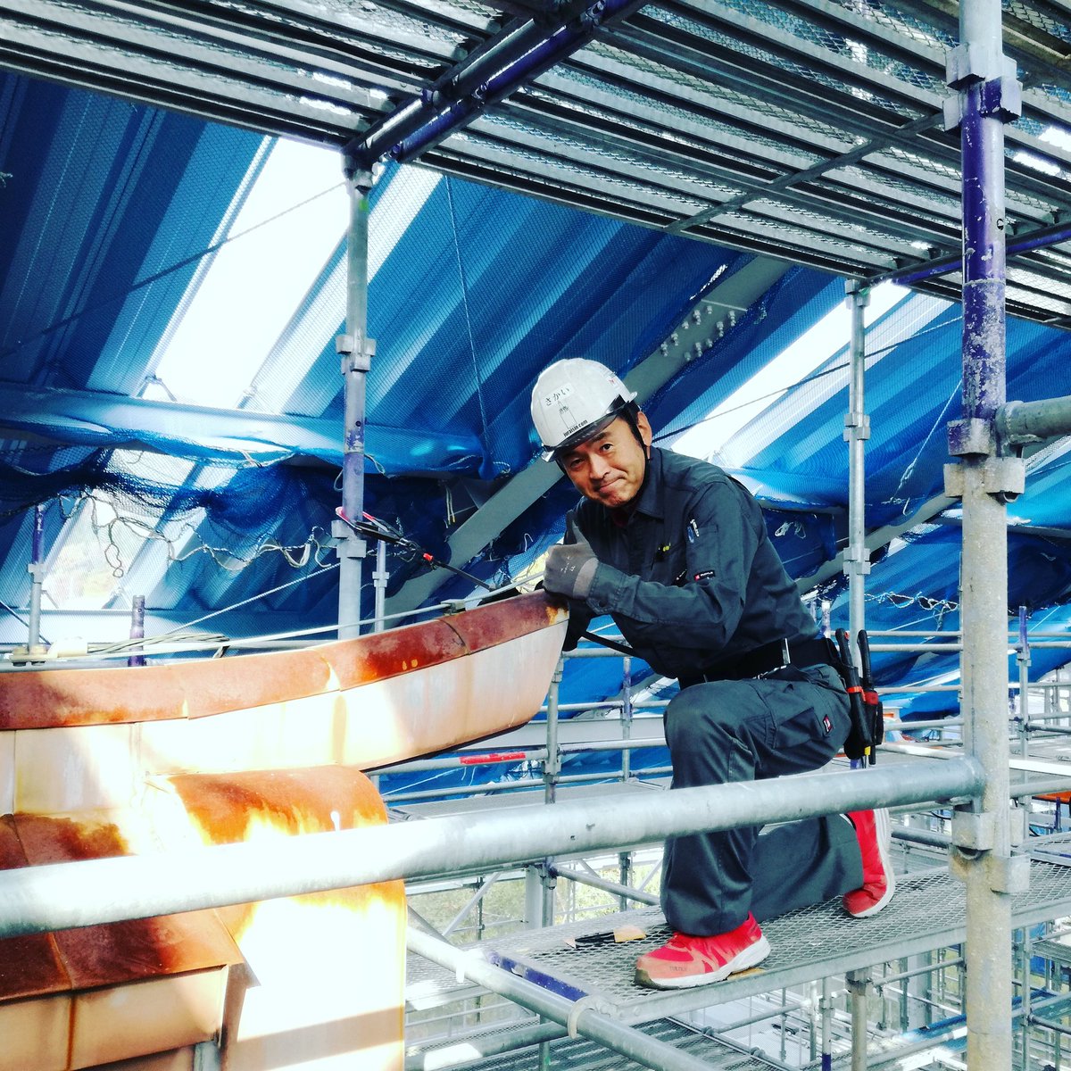 juraisin_japan's tweet image. 重要文化財の避雷設備、撤去の為の調査中です。今回は足場があるのでありがたいけど、結構高い所にいます。安全絶対で！ #lightningprotectionsystem #避雷設備工事 #受雷針の光産業