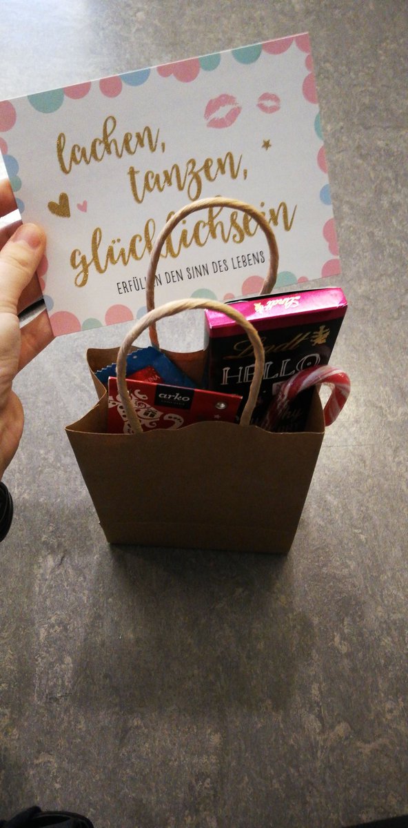 justKim_13's tweet photo. When you're having a rough time and one of your friends surprises you with a survival package because she's leaving one week before our holidays start and can't personally be there for you next week❤️😢 #thankful #love https://t.co/TOKDgGDaq1