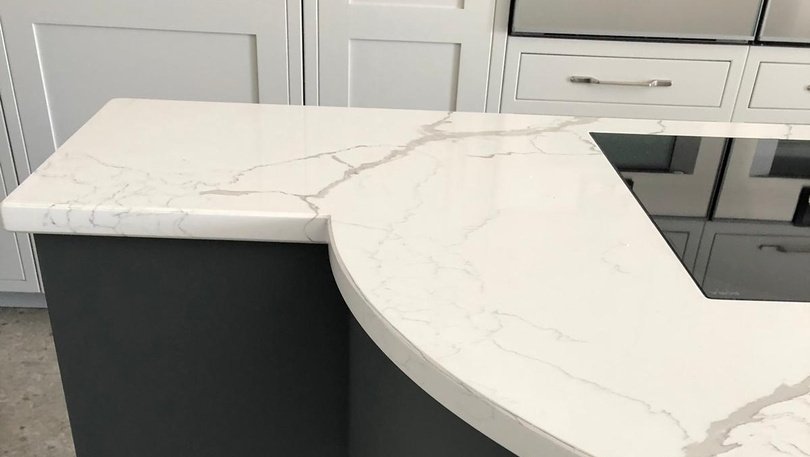 We'd like to share our latest project with you. 

We collaborated with Manor Design to create this beautiful kitchen with Calacatta Venato quartz worktops. 

@CimstoneUk #homedecor #kitchedesign