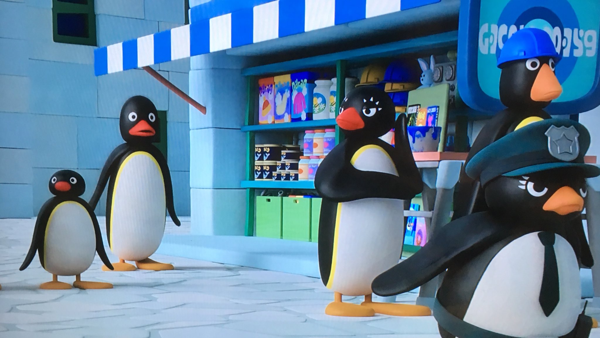 Anastasia En Twitter ピングーinザ シティ見てます 青いペンギンを追え って話です ピングー