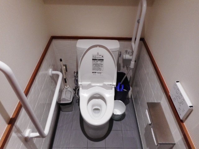 千葉県トイレ局 Nobu Sur Twitter 丸亀製麺上野中央通り店 18年7月オープン のトイレです 洋式便器はtotoピュアレストqr Cs230b ですがウォシュレットは16年製造 在庫処理 です