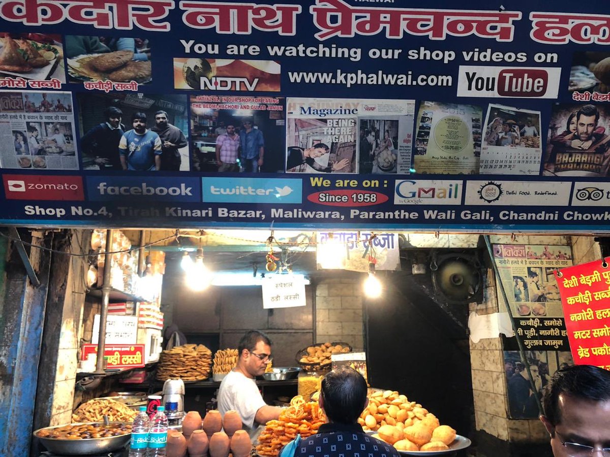 Vinay_9716's tweet photo. Today:
#Breakfast {#Keema & #Nihari) in #Jamamasjid, close to my birthplace, followed by snack food in the different alleys of #OldDelhi, followed by #kachori in #BalliMaran, #Paan & #GajarKaHalwa at #ChainaRam & finally #Rabdi #Falooda at Gianni di hatti. #Delhi #Food #FoodTour https://t.co/QLtfaJIb7G