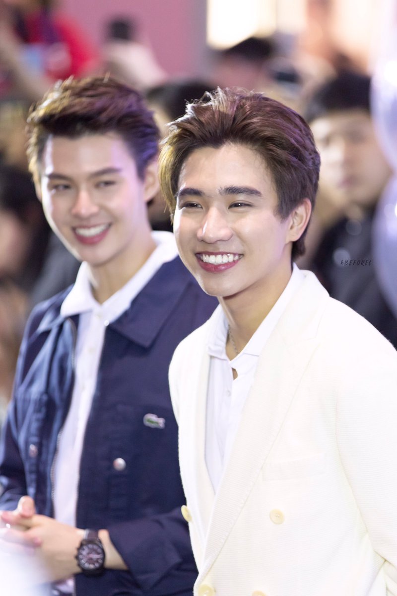 kBEFOREt's tweet photo. [20181129]

หน้าชัดหลังแฟ---แค่กๆๆๆ

#PerthSaintDiiThailand
#PerthSaint 
#Saint_sup #MingEr
#PerthTanapon #รอบยิ้มของชูครีม 
#Ebdii #DiiNista https://t.co/vexutf4EPm