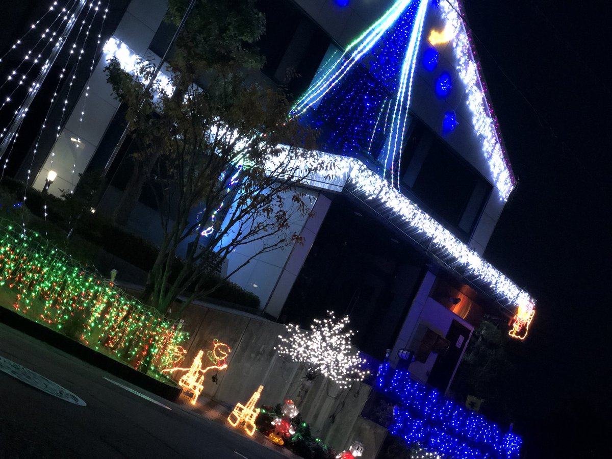 kakeru60268559's tweet photo. もうそんな季節ですか。
また来てしまったのですか。

僕のマフラー長いんです。
見間違いじゃなきゃ去年と一昨年と同じくらい長いです。

Come, girl!!! https://t.co/o6nCGSUjhn
