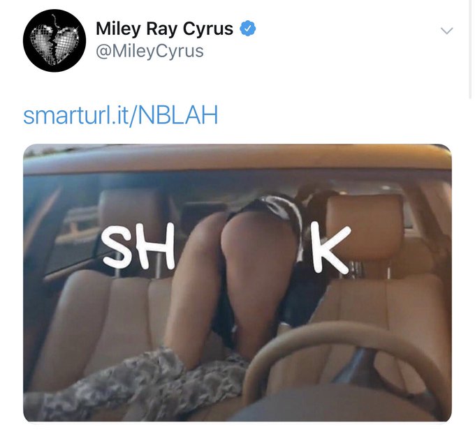 1 pic. Me vs Miley... same, better or worse?? ? #behonest https://t.co/5CelYclSlm