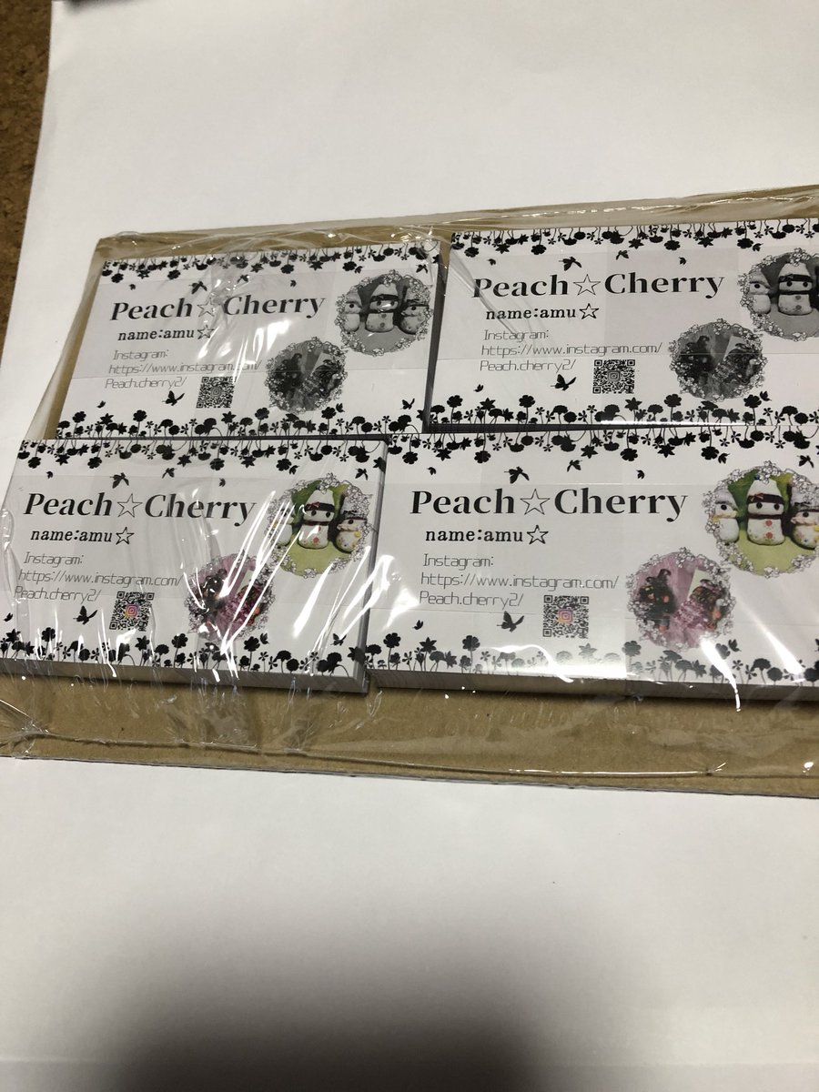 Amumomo Peach Cherry屋号 こんばんは 名刺が先月完成したので 誰か名刺交換してくれる方募集します ｰ いろんな作家さんと知り合いになれたら嬉しいです ｷ ｷ ハンドメイド 名刺交換 募集 ハンドメイド作家 ハンドメイド好き