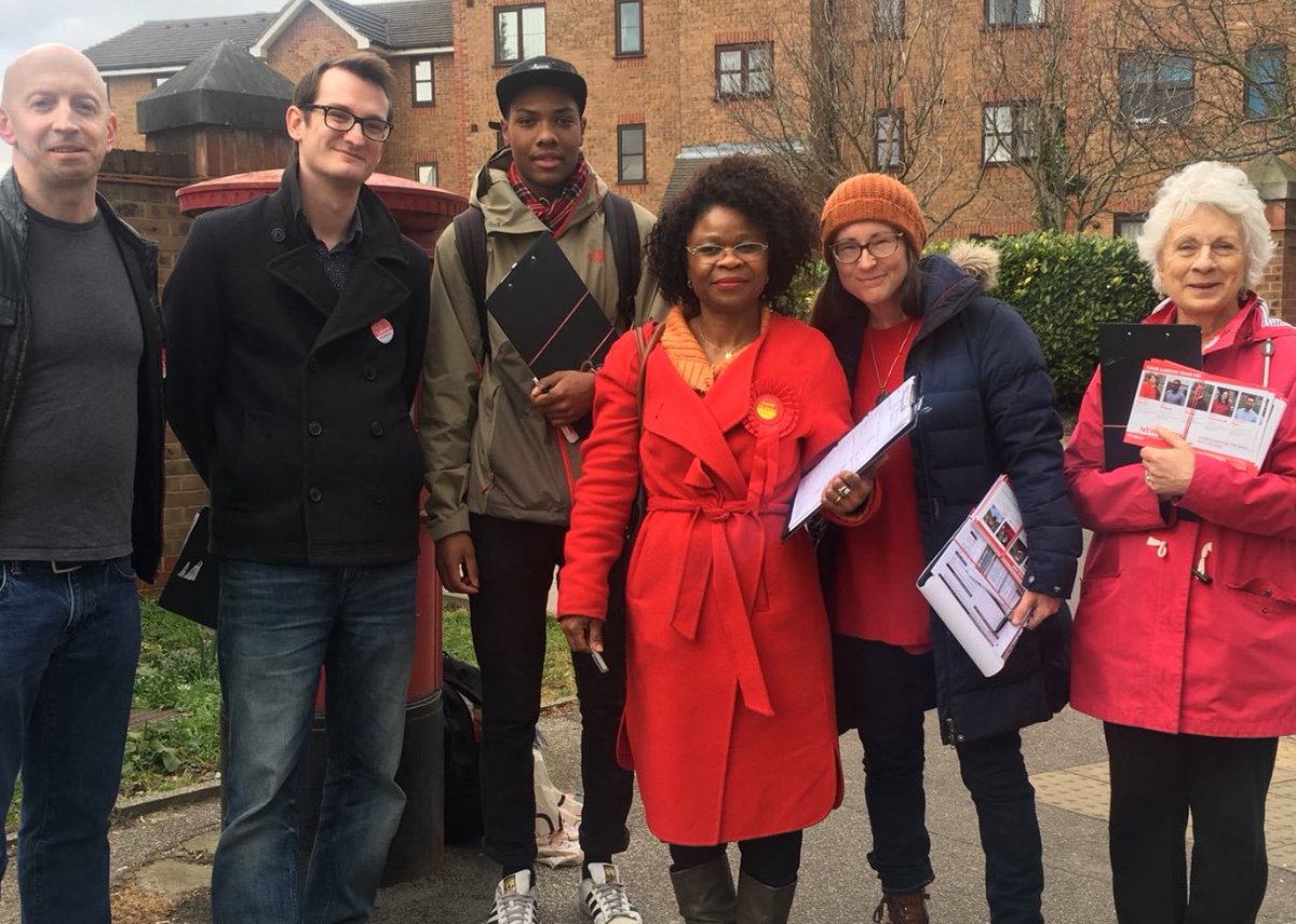 MiriamMarku's tweet photo. We 're New cross hard campaign's team ,we 're New Cross hard working women's team . Wish you all happy December month and new year ahead . https://t.co/JDaI5UQWj5