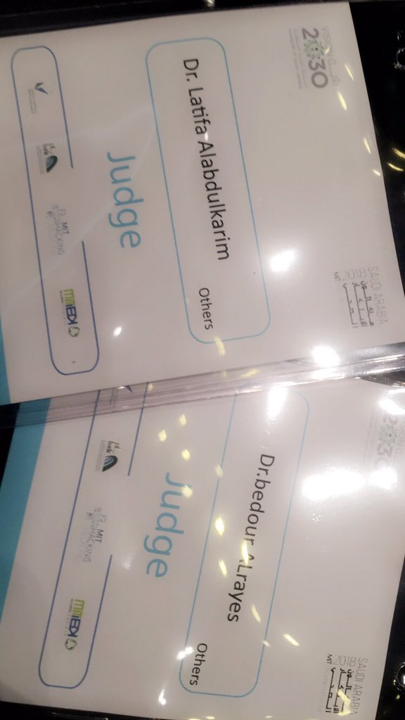 LatifaMKarim's tweet photo. Ready to Hack Medecine with @Bedouralrayes at the biggest #MIT Hacking Medicine event.
Exploring which track?
#AI, #TELEMEDICINE or human centered design
#هاكاثون_الابتكار_الصحي
#healthack
#HealthTech https://t.co/wLXc1GInl5