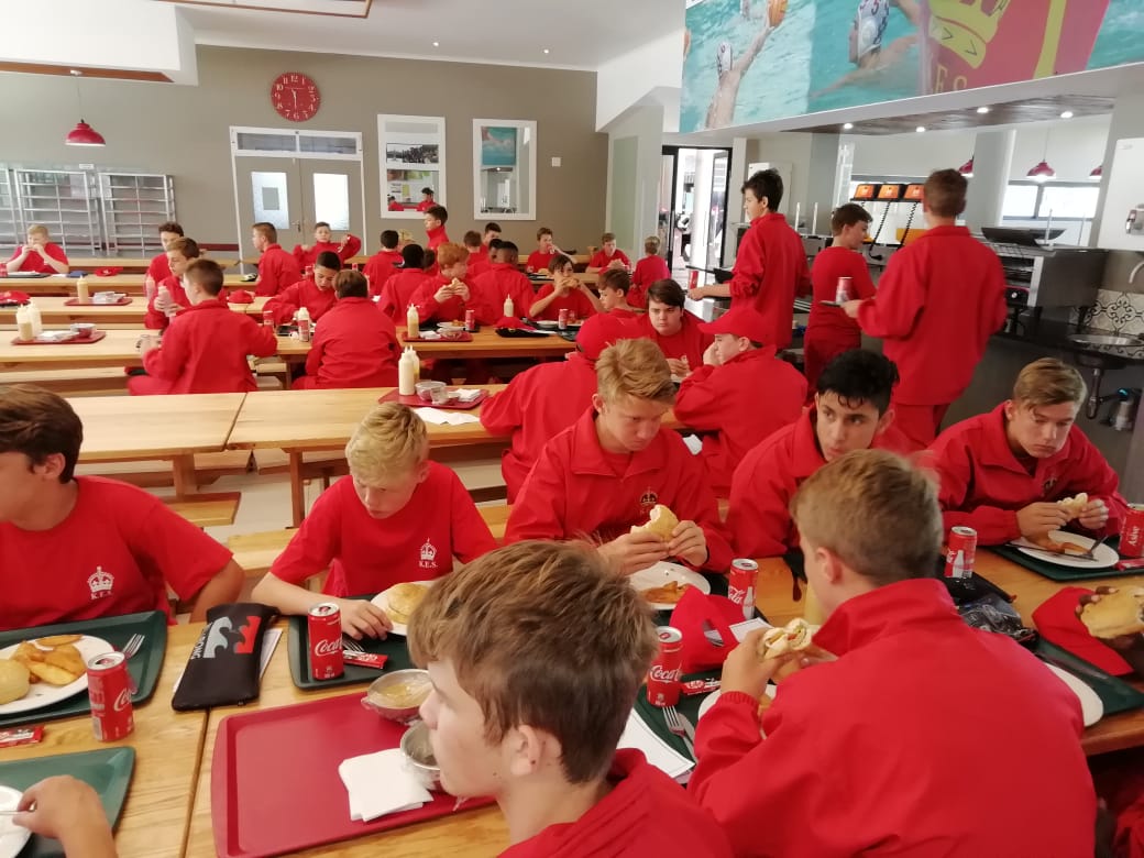 KingEdVIISchool's tweet photo. @KingEdVIISchool Grade 8's grabbing a great spread set-out by Fedics before sports start later #redclass #redorientation https://t.co/8rPQMPhJfg