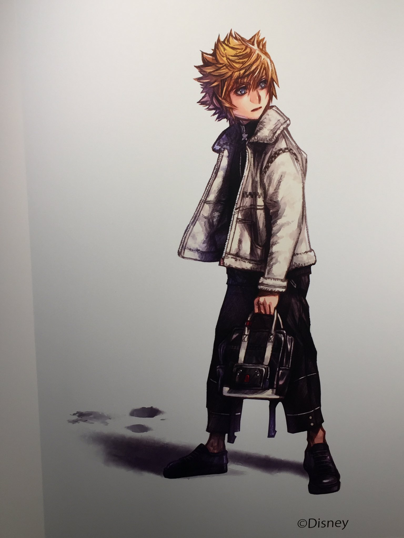 如月ゆうな キングダム ハーツiii Supergroupies Pop Up Store ロクサスの野村哲也氏描き下ろし イラスト 実写版写真 武器のシルエットとセリフの入ったロゴの展示 T Co Egqqn5lhuh Twitter