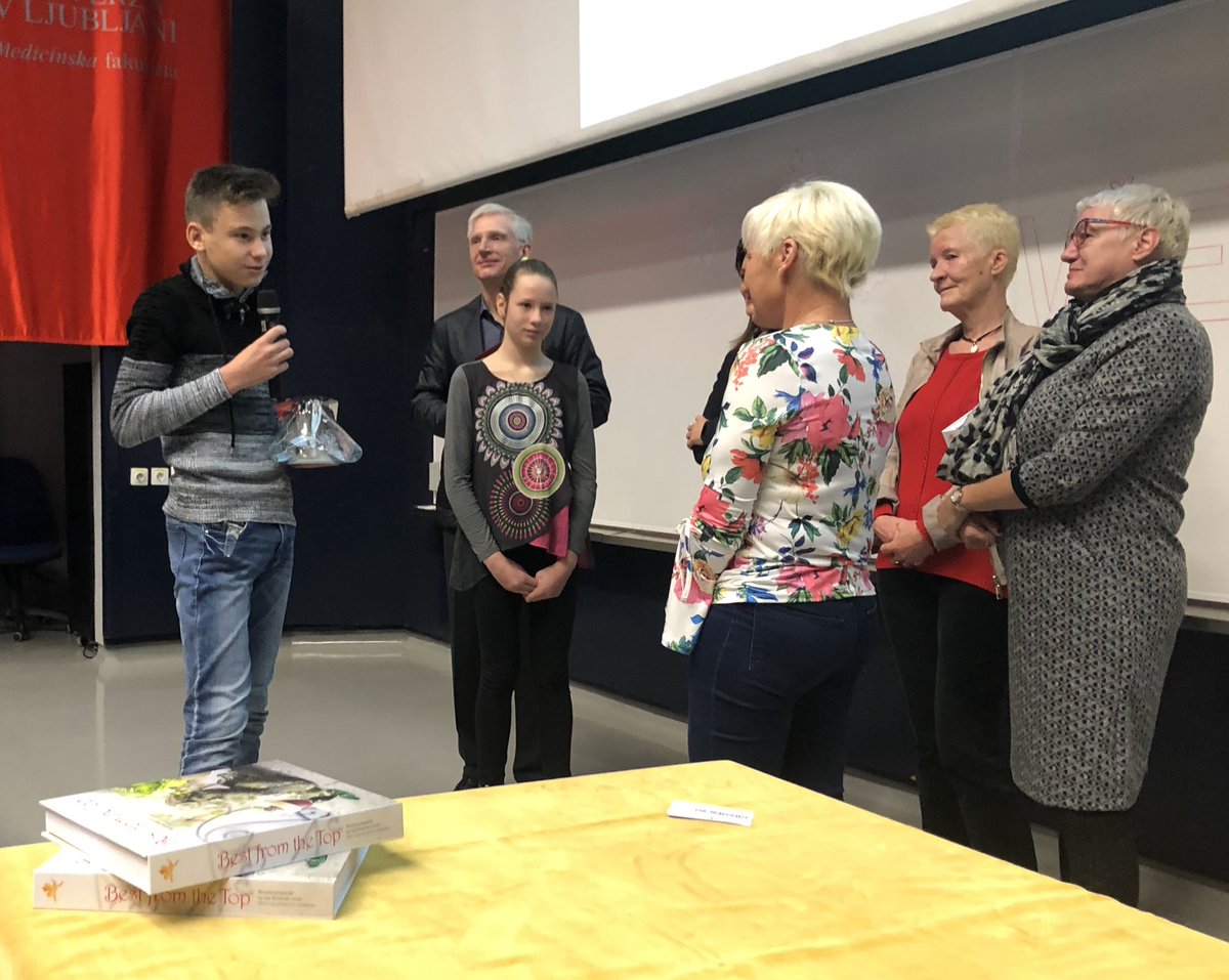 TBattelino's tweet photo. Children w T1 #diabetes congratulate the 50 year T1D #medalist who took care for them in yearly #diabetes #SummerCamp 🌹💗 #transgeneration bonding @ukclj @JoslinDiabetes @JDRF https://t.co/gZSuFzkJSf