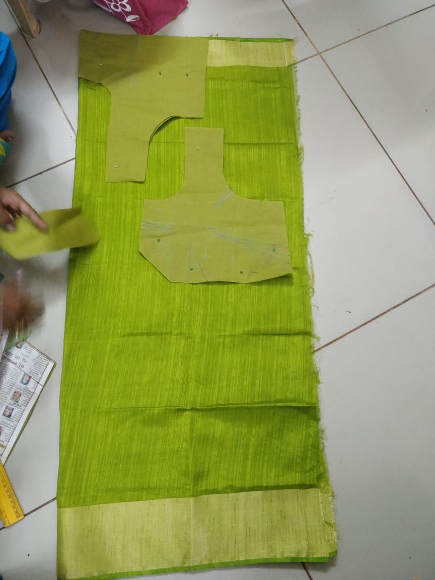 DFmicroentp's tweet photo. A second batch of Pragati Designer blouse workshop.
15 Participants are getting trained rigorously on this course of designs. Mrs .Bharati a superior designer trainer has done a tremendous job in training &amp; showcasing her ideas towards the candidates. #navodyami https://t.co/DwzB5gAowh