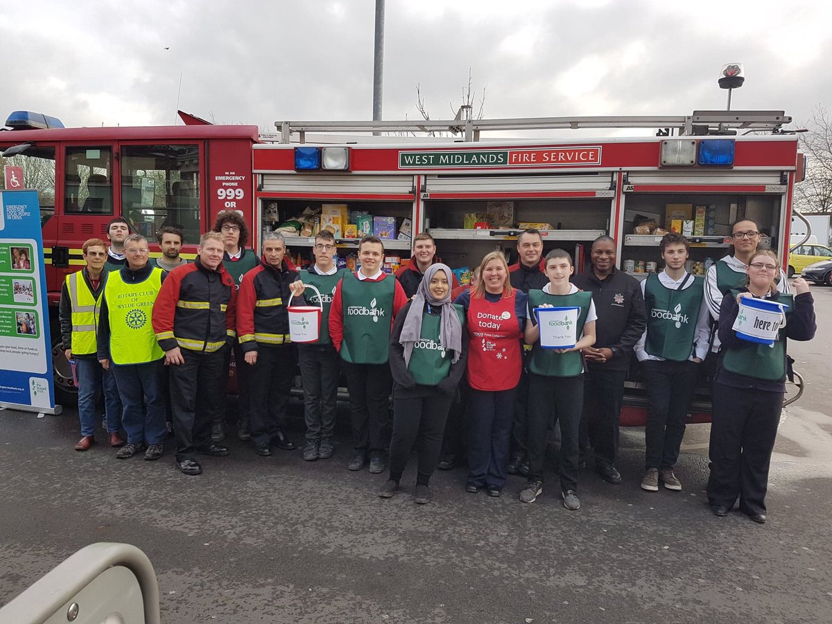 WyldeGrnRotary's tweet image. COLLECTING FOR ERDINGTON FOODBANK
Our members have been working again with Tesco in New Oscott, Perry Barr Fire Station and pupils from Queensbury School, collecting for Erdington Foodbank. Great team effort.
@NewOscott2933 @ErdFoodBank @QueensburySch 
@PerryBarrFire