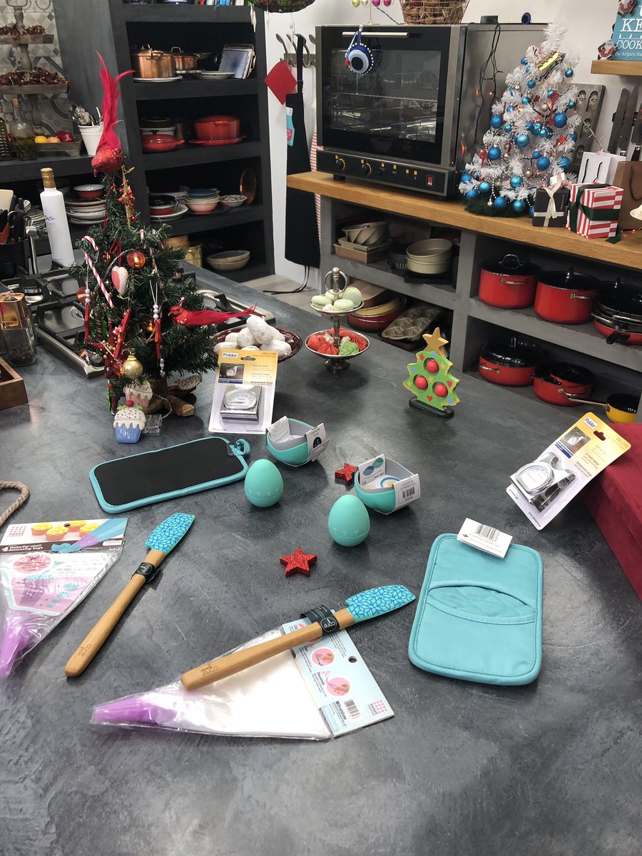 argirogr's tweet image. 🌲🎁RETWEET 🎁
🧿ΚΑΛΟ ΜΗΝΑ  με υγεία και χαρά.🎁2 ΔΩΡΑ για εσάς που αγαπάτε να φτιάχνετε γλυκά. 
Κάντε retweet και δύο από εσάς θα έχετε δύο υπέροχα σετ με εργαλεία ζαχαροπ/κής 
#contest #giveaway #xmas #RETWEEET #argirogr #argirobarbarigou 
#keepcooking