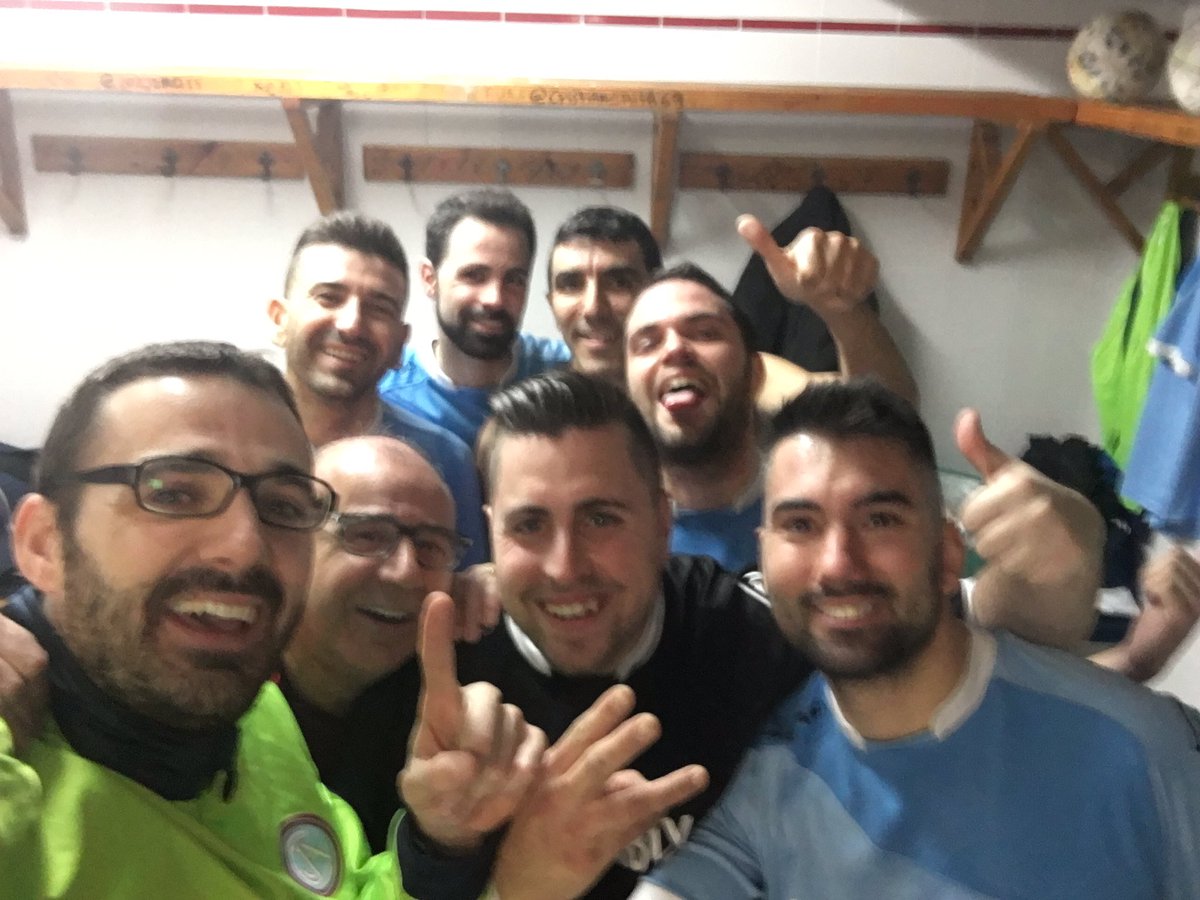 Siiiiii!!! Gran victoria contra <a href="/FairPlayFumisan/">FairPlay/Fumisan/TijerasMágicas</a>, remontamos un 2-0 en contra para ganar 4-2. Muy buen partido del equipo entero contra un gran rival. Lo peor del partido, el árbitro. Todos nos podemos equivocar, pero hay que ser más humilde.@elchefutbolsala