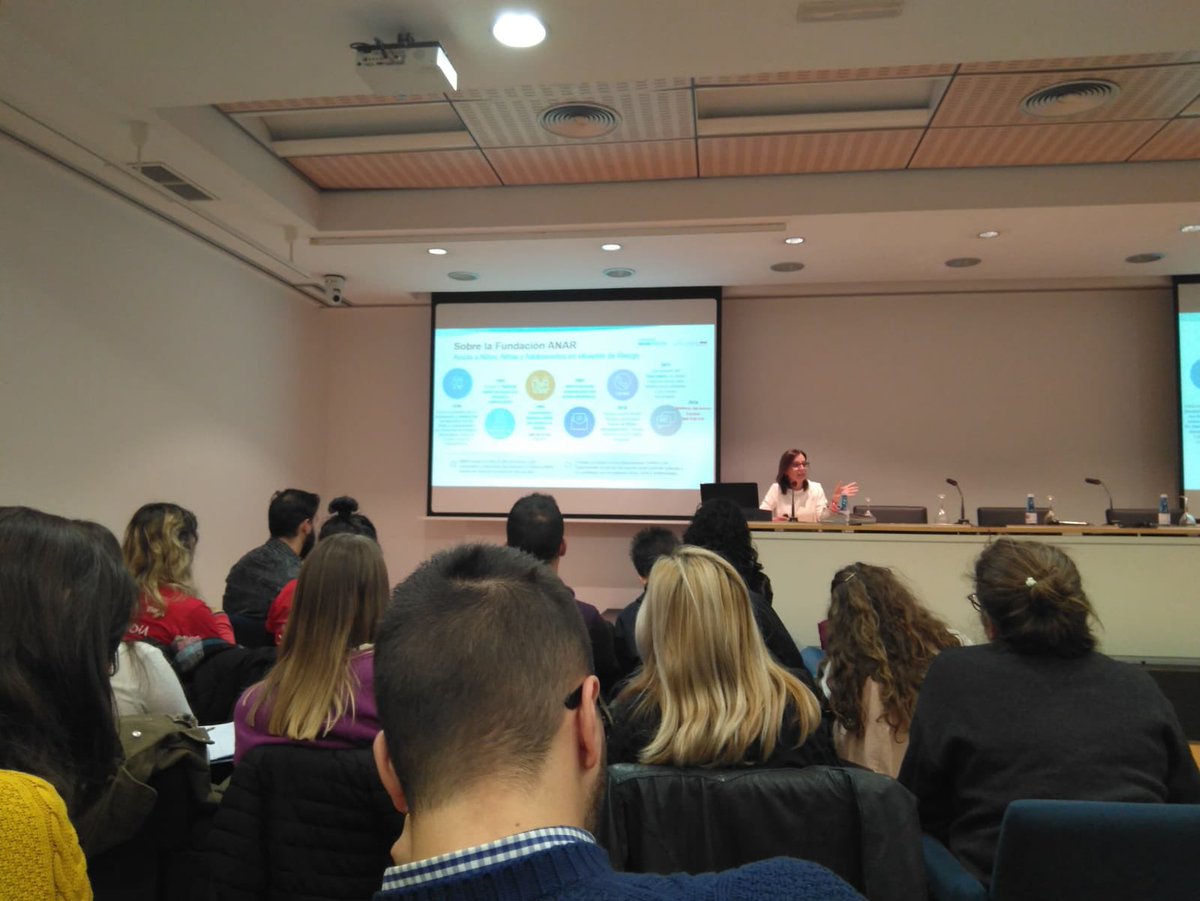 SaveChildrenCV's tweet photo. Cerca de un centenar de personas que trabajan día a día con la infancia ha participado hoy en nuestra jornada “Voluntariado formado, infancia protegida 2.0” en la que hablamos sobre una de las formas de violencia que sufren los niños y niñas: el acoso y el ciberacoso ⬇️⬇️ https://t.co/03uq4nfhlU