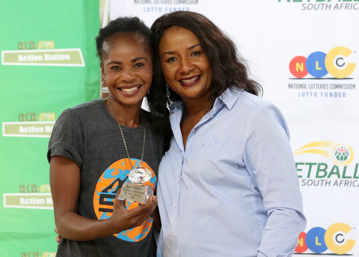 Netball_SA's tweet photo. Take a bow, youβve deserved it! Honouring the BEST during π #DiamondChallenge2018
Player of the Tournament: Bongiwe Msomi πΏπ¦
Best Shooter: Diana Banda πΏπ²
Best Centre Court: RomΓ© Dreyer πΏπ¦
Best Defender: Phumza Maweni πΏπ¦
#SPARProteas #WeAreAllIn #DiamondChallenge
πΈ Reg Caldecott https://t.co/ZOtpo29WvB