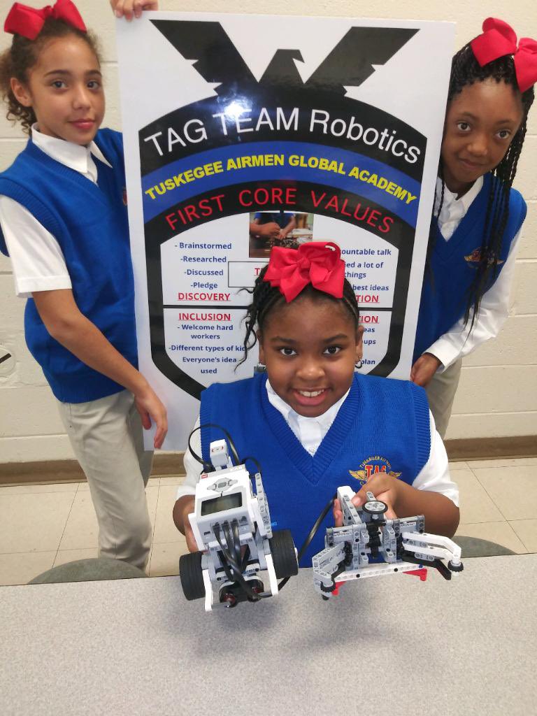 TAGMsRackston's tweet image. 💗🤖 my @APSTAGRobotics kiddos! We are here @firstlegoleague @APSTAGAcademy wish them luck #girlswhocode #Stemgirls #blackgirlscode