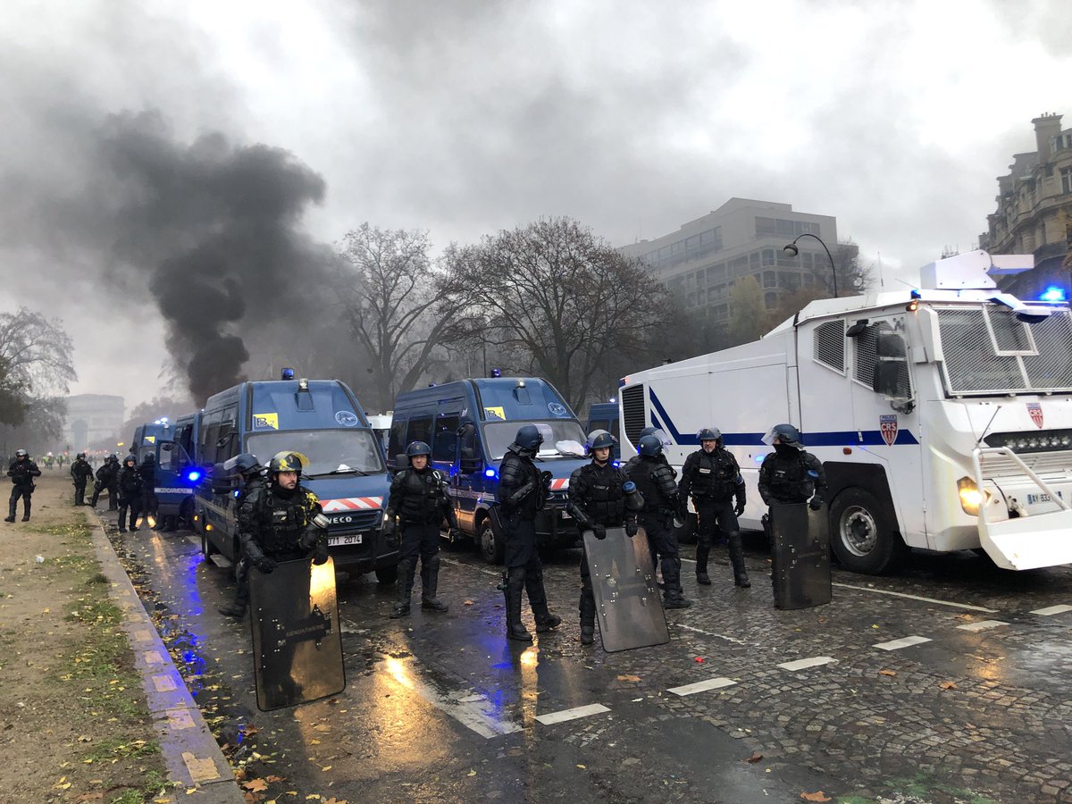 DIY_startupper's tweet image. #welcome in #paris such a romantic place