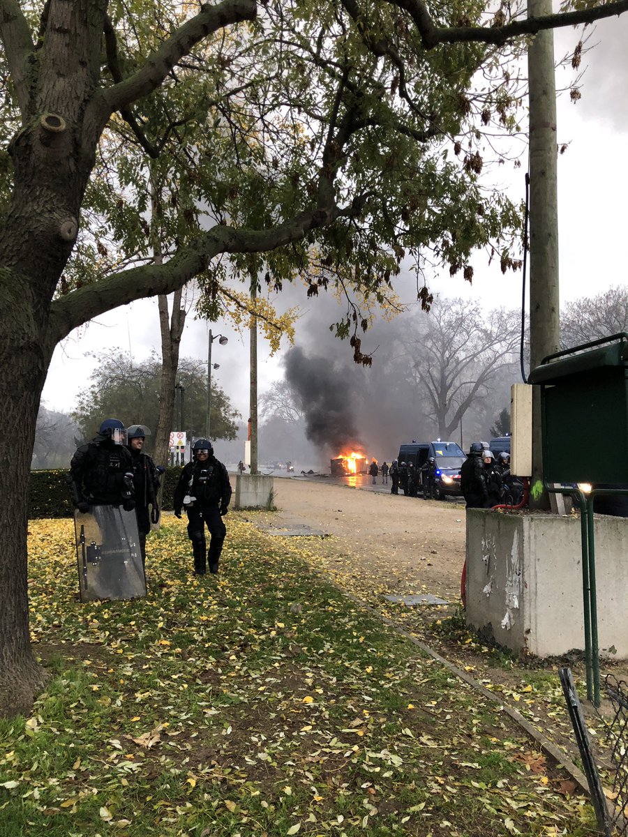 DIY_startupper's tweet image. #welcome in #paris such a romantic place