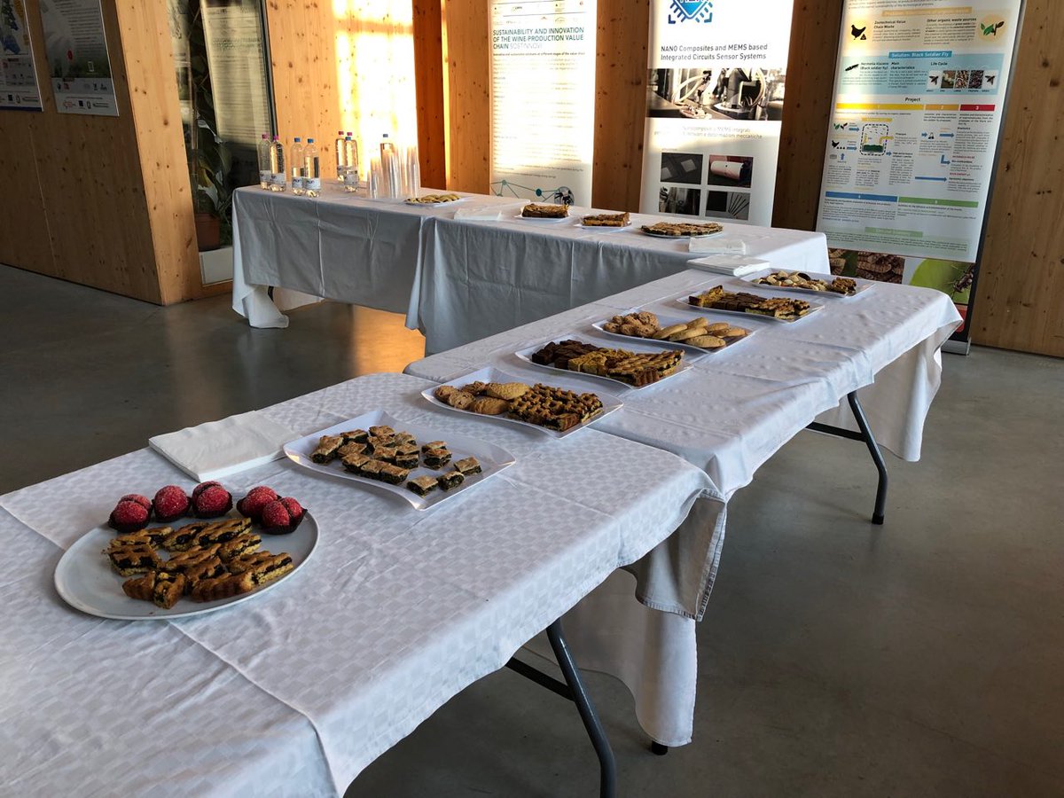 gdgbologna's tweet photo. 🍪☕️DevFest non è solo talk e workshop ma è anche networking e Coffee Break ☕️🍪
La Bottega da Leonida
#DevFest18 #DevFestER #GDGItalia https://t.co/4gV8Af0l1M
