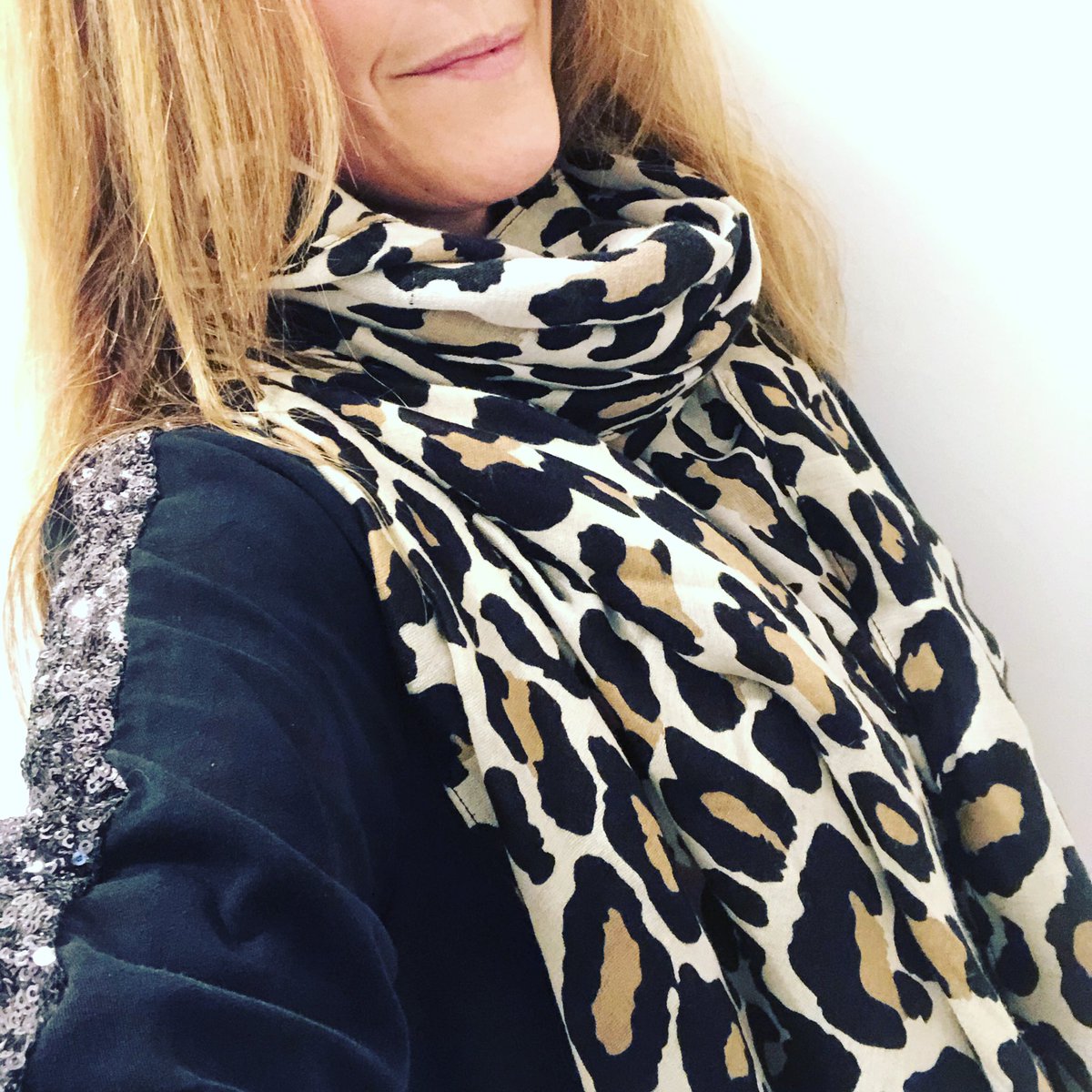 sweetbeashop's tweet photo. OUT OUT OUT last night.... Splash of 🐆 with a black outfit #christmasiscoming 🎄

https://t.co/mUATSj0zTM

#sweetbea #scarffaddict #scarfie #scarfstyle #scarflover #scarf #scarves #leopardprint https://t.co/KxfSOIrnPl