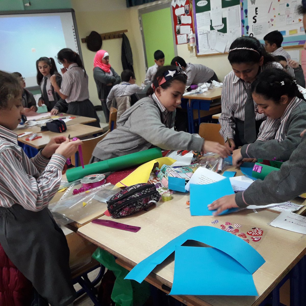AtiehSamah's tweet photo. Exposing youself to various cultures is so vital towards personal growth#Performance task of grade 5 #Russian Dwelling #Indian Dwelling @MakAishaSchool https://t.co/PSuj1mE6MJ
