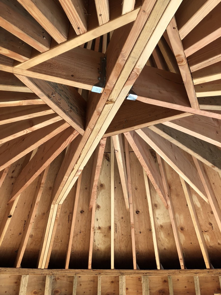 BluewaterHomes's tweet photo. This project is so cool to watch develop! #rotunda #construction #buildingprogress https://t.co/WfDPEtcjMC