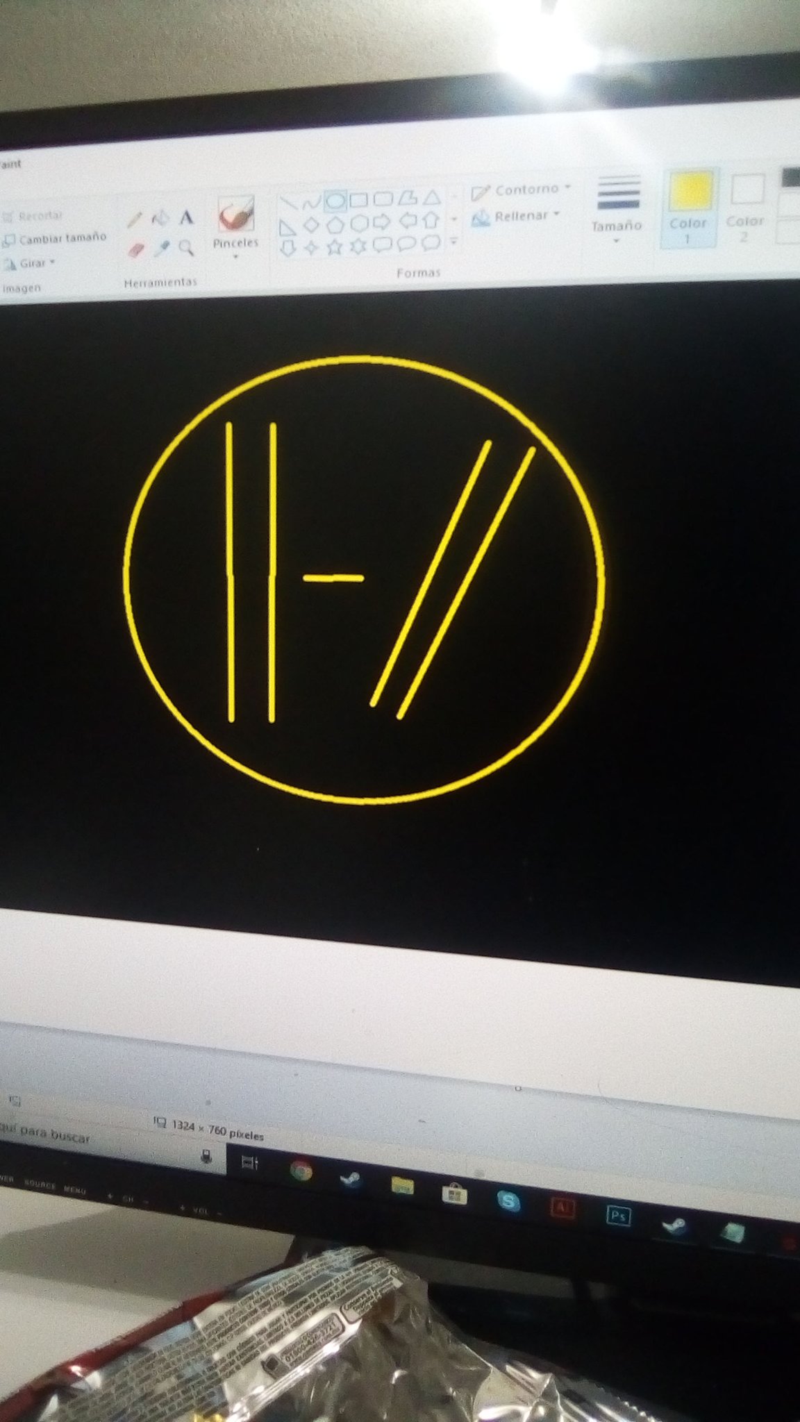 Nunca pensé que esto se podía en paint ||-//

Pd: happy birthday Tyler Joseph 