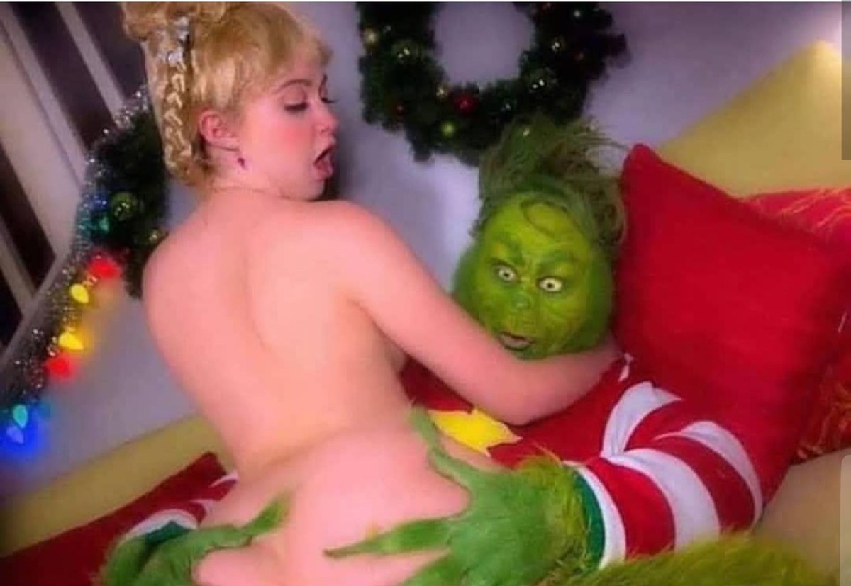 FakeRonJeremy's tweet photo. Happy Holidays @RealRonJeremy https://t.co/yXJpzWVUob