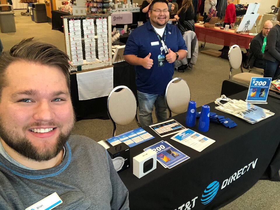 #ATTMobileretail coming to you live from Eagan Community Center, MN. Come check out our mobile team for unbeatable promotions and raffles!!#mobile @BrianWest_NP <a href="/fjdevereux/">Fred Devereux</a> @brianjshay <a href="/shawnglinski/">Shawn Glinski</a> @AhsanMelwani <a href="/bpeterson407/">Bryce Peterson</a> <a href="/SamCoonMNP/">Sam Coon</a> <a href="/gigem96r/">Ray Aguirre</a> <a href="/BrianCowling1/">Dream Jamie</a> @1mikegunz