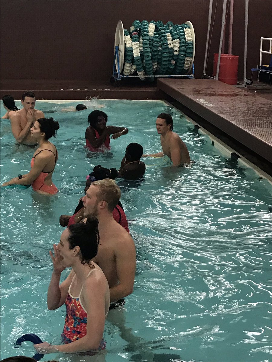 CSU_SwimDive's tweet photo. It’s a great day to be working with @UHhospitals and Kids Kicking Cancer! So grateful to help so swim with these kiddos! #StrongerTogether #ClevelandCares https://t.co/eZG9OhK3yC
