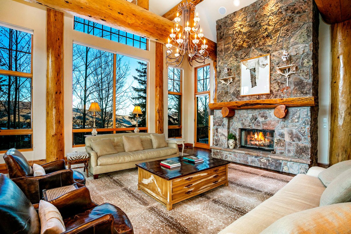 LIVSIR's tweet photo. Extraordinary Property of the Day: A perfect balance of timeless luxury and classic comfort, complete with awe-inspiring views in Cordillera, Colorado. https://t.co/YMt1L3EyER #EPOTD #LIVSIR https://t.co/EOa1kB1BDm