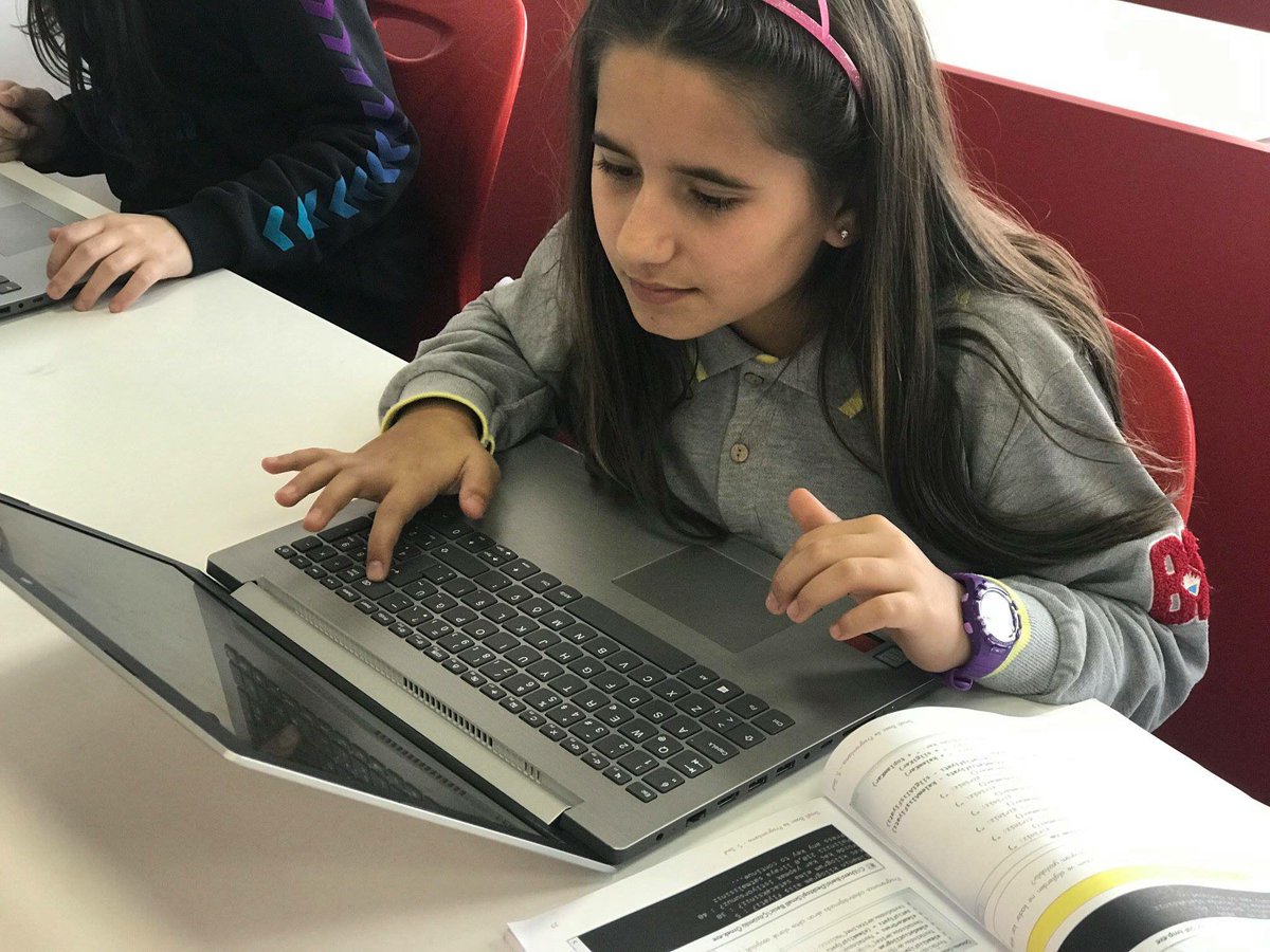 BahcesehirSivas's tweet image. 5. Sınıf öğrencilerimiz Kodlama&amp;amp;Robotik Dersinde Sayısal operatörleri kullanarak Kar - Zarar Hesaplamalarının yapılabileceği programlarını yazdılar #BKArduino #BKKodluyor