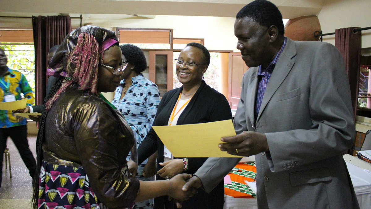 MakerereIGDS's tweet image. In pictures: Some of the researchers being awarded certificates by Mr. Edward Obura, guest of honor from @MakCAES

#GreatTLIIICourse