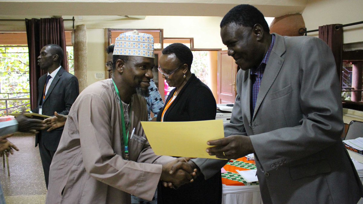 MakerereIGDS's tweet image. In pictures: Some of the researchers being awarded certificates by Mr. Edward Obura, guest of honor from @MakCAES

#GreatTLIIICourse
