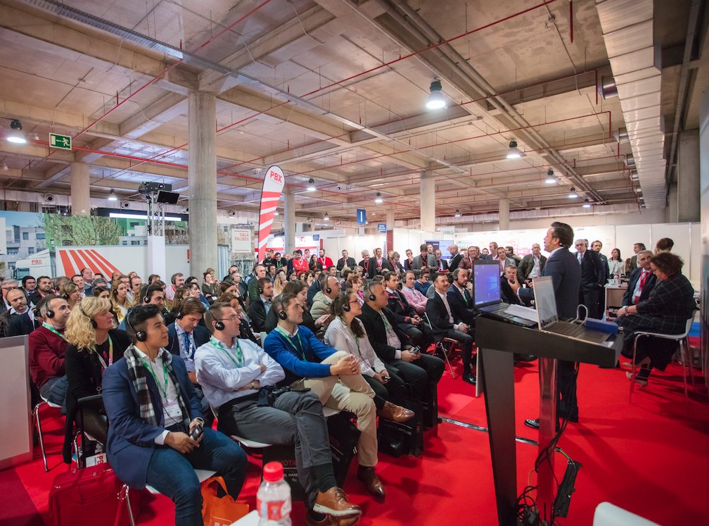Palibex's tweet photo. Hemos crecido un 21% en lo que va de año gracias a la rapidez y a la calidad de nuestros servicios.
Te lo contamos en @LogisticsIberia: https://t.co/htYkcRg2R7
#Logistics2018 #SalaPalibex #PBXmola https://t.co/ROAzMX9Cmi