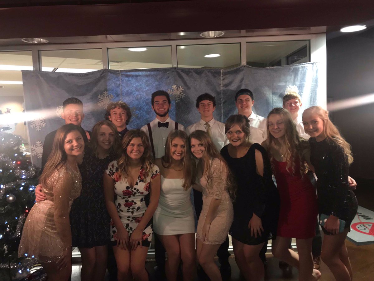 TriValleyStudCo's tweet photo. This year’s TVHS student council at the winter semi-formal https://t.co/oScZDY5t0g