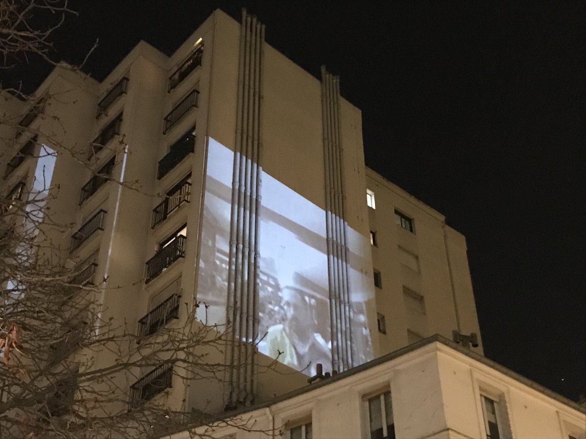 Bit20Paris's tweet image. °CORRUPT.VIDEO° Participez à l'oeuvre in-situ Corrupt.Video de Martial Geoffre-Rouland &amp;amp; Benjamin Gaulon jusqu'au 9 décembre ! Glitchez votre visage au Bar sans nom au 57-59 rue de la Réunion #Paris20è et projetez-le sur un immeuble de la Place de la Réunion !