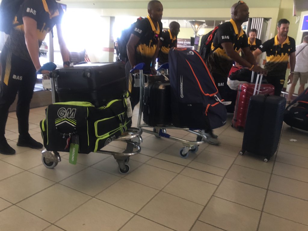 msljozistars's tweet photo. #JoziStars just landed #eBayi https://t.co/jGPVRWhlmt