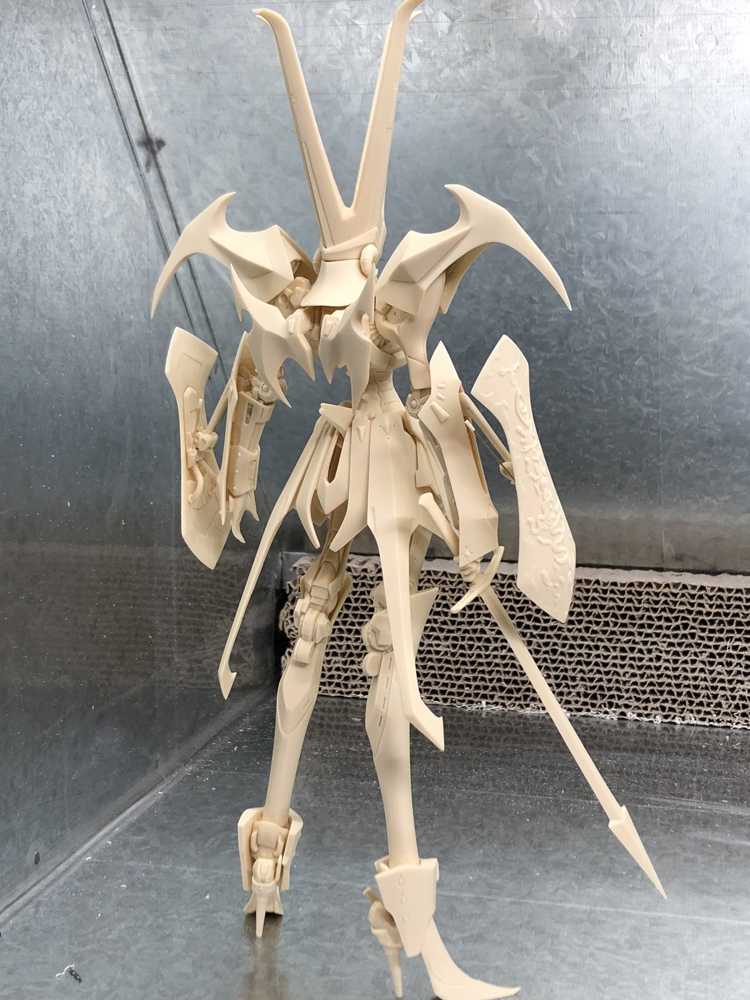 マーチン ジ エンプレス オブ ディスターヴ ゲート処理と軸打ちが完了しました ガレキはすぐ形になるのがいいですねぇ W T Co U1jzdoqe19 Twitter