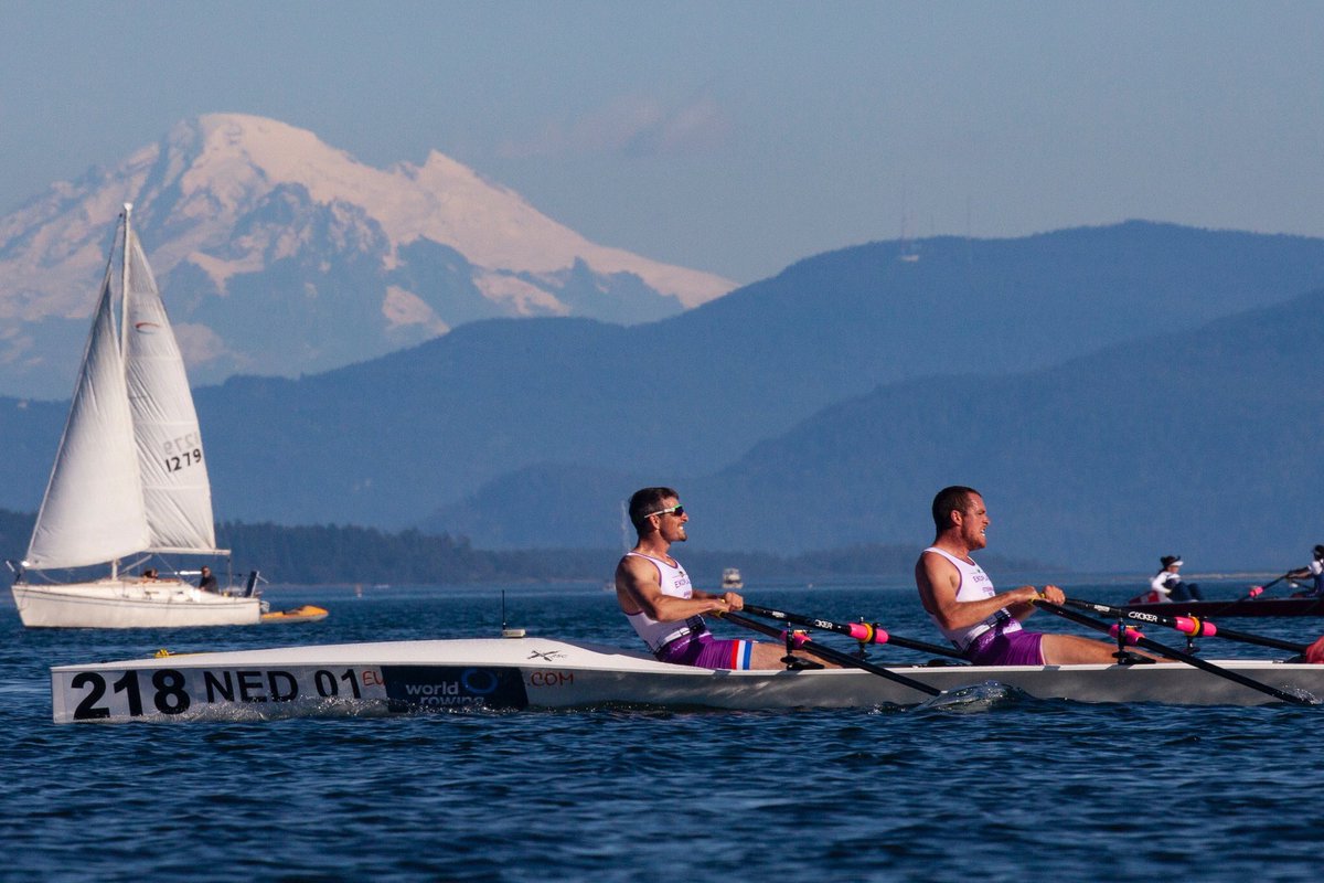 Iets meer als een maand geleden voer ik samen met <a href="/JulienBahain/">Julien Bahain, OLY</a> de Finale van de <a href="/wrcc2018/">2018 World Rowing Coastal Championships</a>. Nu is de video van de hele wedstrijd is online MEN'S SCULLS CM2x en hier terug te kijken eurovisionsports.tv/fisa/. De race begin met de slechtste start die ik ooit in. Foto’s <a href="/KatieSteenman/">Katie Steenman</a>