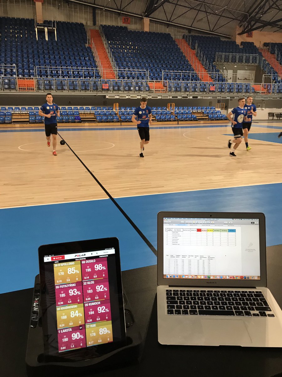 TomaszJasik's tweet photo. Pracujemy dalej @MotorLublin @MlodziezFutbol @Lubsport @CLJ_U18  #clj #football #polarteampro #beeptest #rasttest 👍🏻👌🏻💪🏻⚽️☑️ https://t.co/hDYzXVGPHs