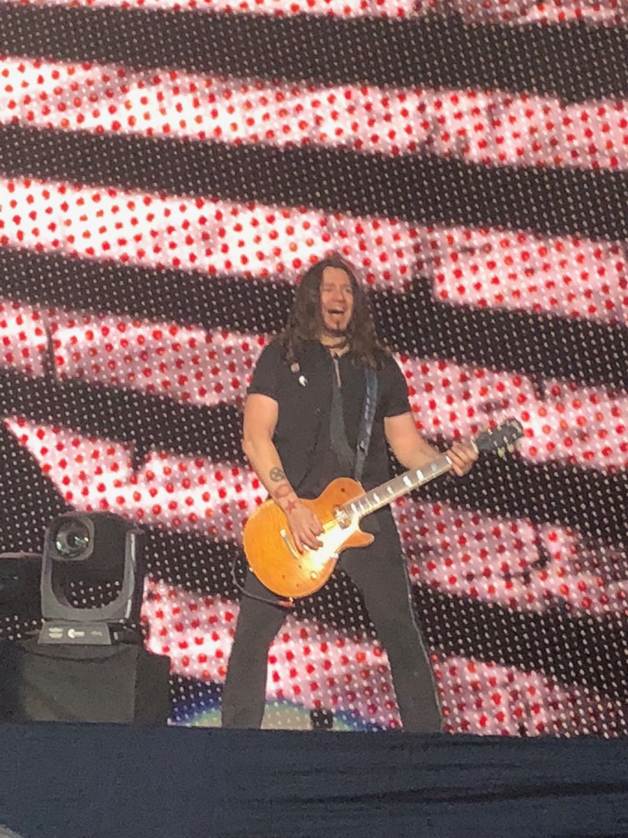Brilliant concert! ⁦<a href="/TheRealPhilX/">Phil X</a>⁩ love your smile!