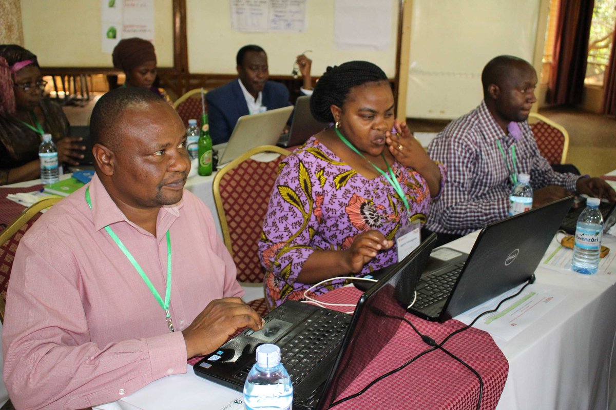 MakerereIGDS's tweet image. #GreatTLIIICourse #Workplans: Some of the research questions to help address gender responsiveness in production processes include: how men and women are involved in household decision making, identification of household gender roles, who has access and ownership of resources.