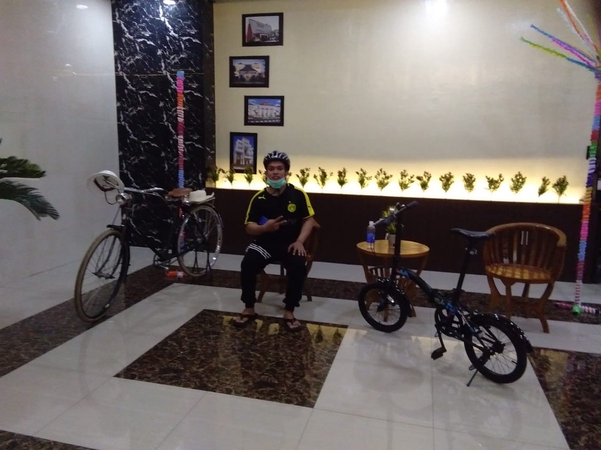 B2W_Official's tweet photo. Kampus - Kantor atau cuma ke Kampus aja gak masalah yang penting bersepeda #BikinIndonesiaMaju 
#bike2campus 
#bike2work
#bike2workIndonesia https://t.co/itOrV9N5X5